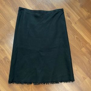 BCBGMAXAZRIA black linen blend fringe detail hem skirt size 4
